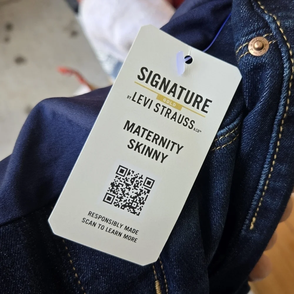 Signature Gold By Levi Strauss Maternity Skinny Jeans NWT Sz Large